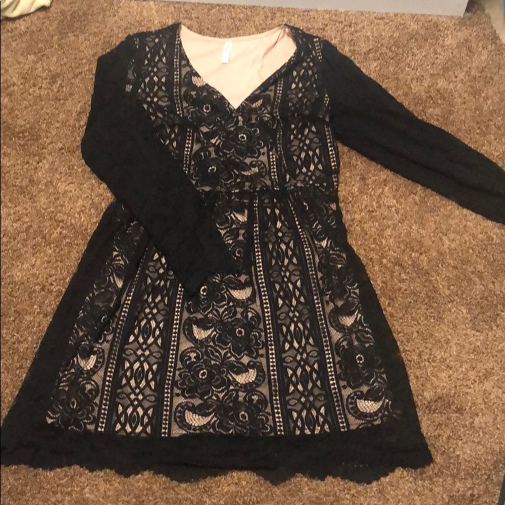 Dress - Picture 2 of 2